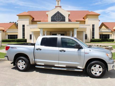 Used 2012 Toyota Tundra 4x4 CrewMax w/ TRD Off-Road Pkg image 2
