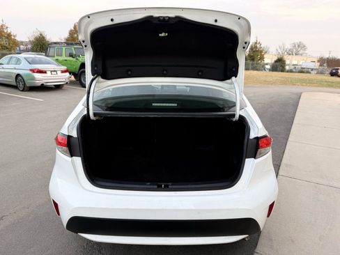 Used 2021 Toyota Corolla LE image 43