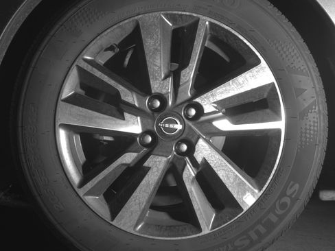 Used 2025 Nissan Versa SV image 12