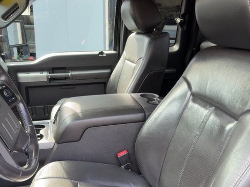 Used 2015 Ford F250 Lariat w/ Lariat Interior Package AWD/4WD image 10