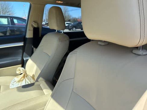 Used 2019 Toyota Highlander XLE image 7