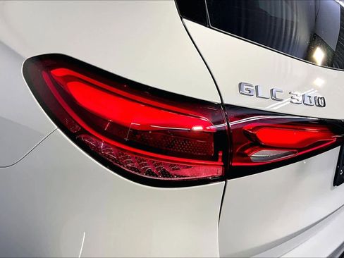 New 2026 Mercedes-Benz GLC 300 4MATIC image 5