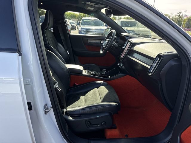 Used 2020 Volvo XC40 T5 R-Design w/ Protection Package AWD/4WD image 29