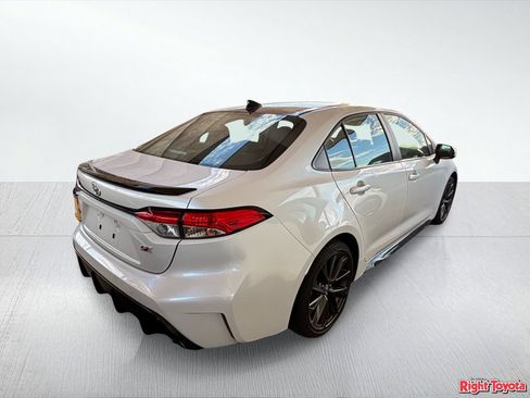 Certified 2025 Toyota Corolla SE FWD image 4