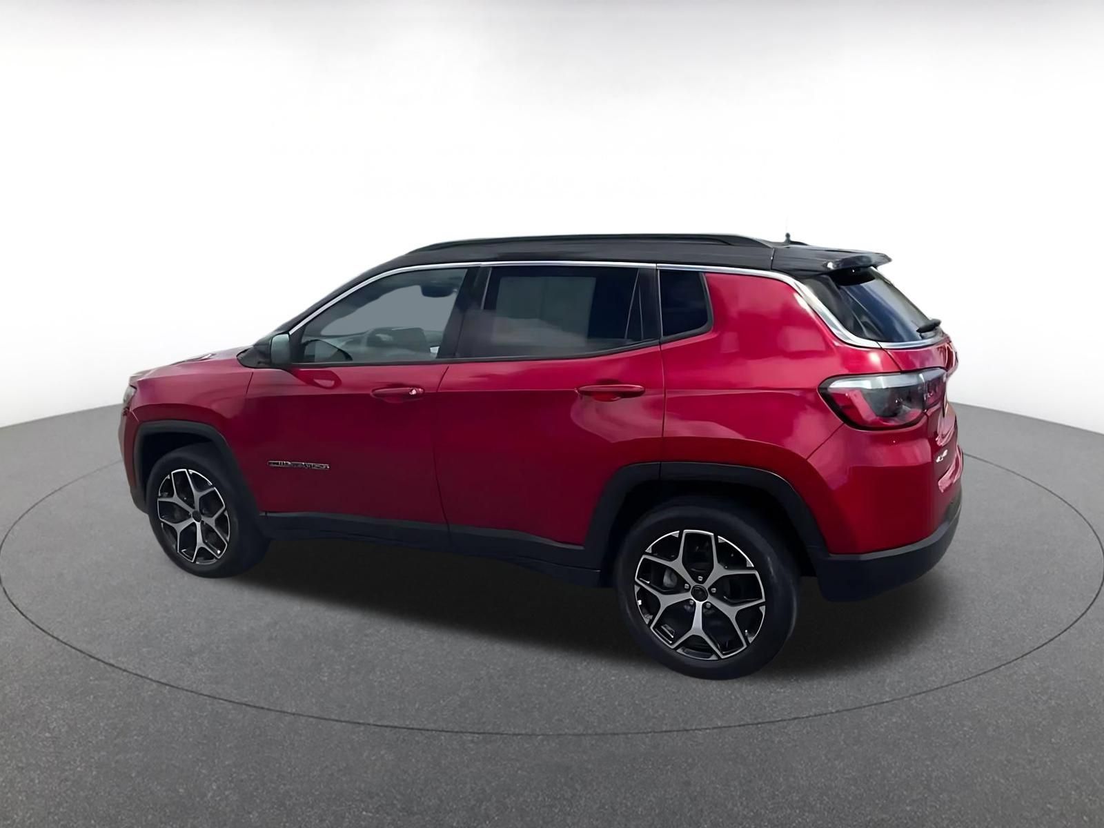 Used 2025 Jeep Compass Limited AWD/4WD image 8