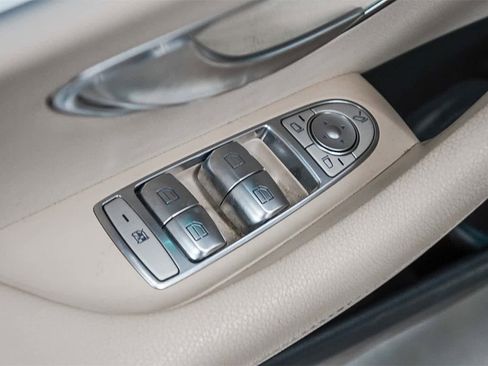 Used 2021 Mercedes-Benz E 350 Sedan image 20