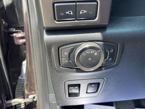 Used 2019 Ford F150 XLT w/ Equipment Group 302A Luxury AWD/4WD image 25