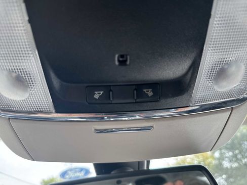 Used 2018 Chrysler 300 Touring image 28