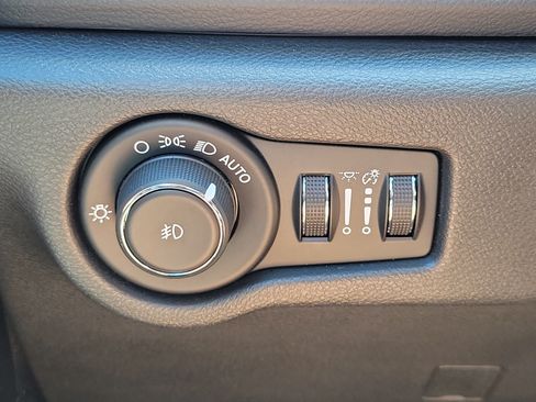 Used 2019 Chrysler Pacifica Touring-L Plus w/ Advanced Safetytec Group FWD image 25