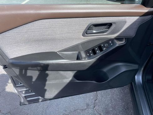 Used 2023 Nissan Rogue S image 26