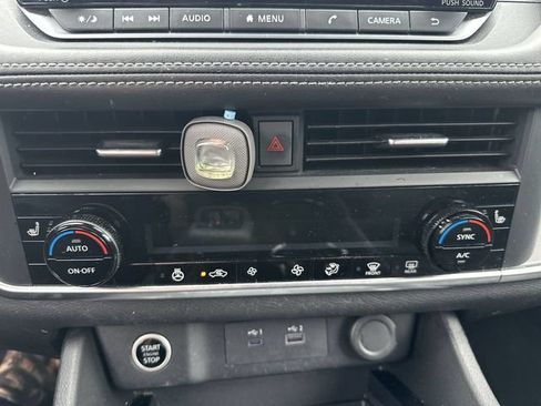 Used 2023 Nissan Rogue SV w/ SV Premium B Package AWD/4WD image 19