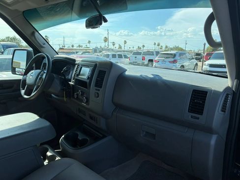 Used 2018 Nissan NV 3500 SL RWD image 25