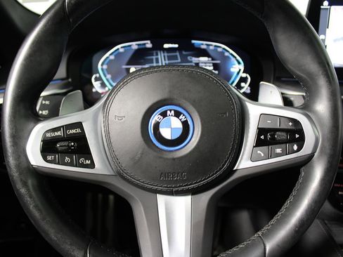 Used 2023 BMW 530e w/ M Sport Package image 13