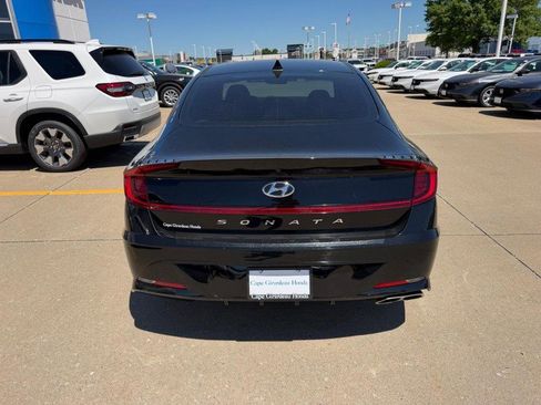 Used 2021 Hyundai Sonata SEL w/ Preferred Accessory Package FWD image 3