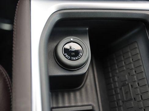 Certified 2025 Ford Expedition Max Platinum w/ Platinum Ultimate Package AWD/4WD image 38