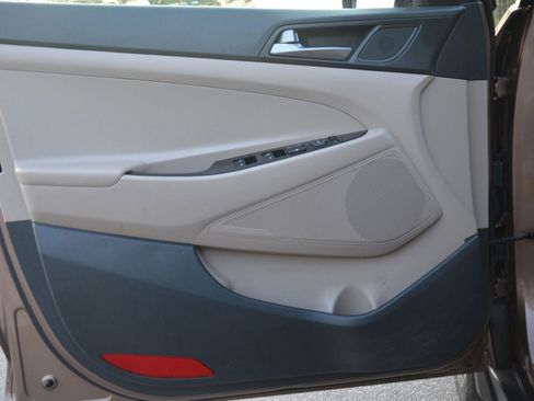 Used 2016 Hyundai Tucson Sport image 14