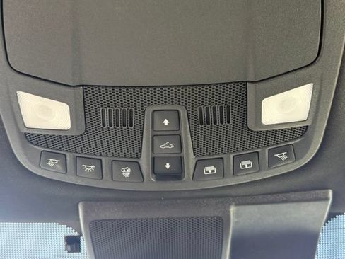 Used 2019 Ford F150 Lariat w/ Equipment Group 502A Luxury AWD/4WD image 32
