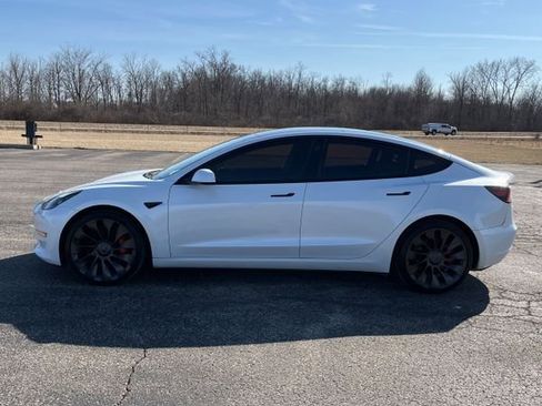 Used 2023 Tesla Model 3 Performance image 2