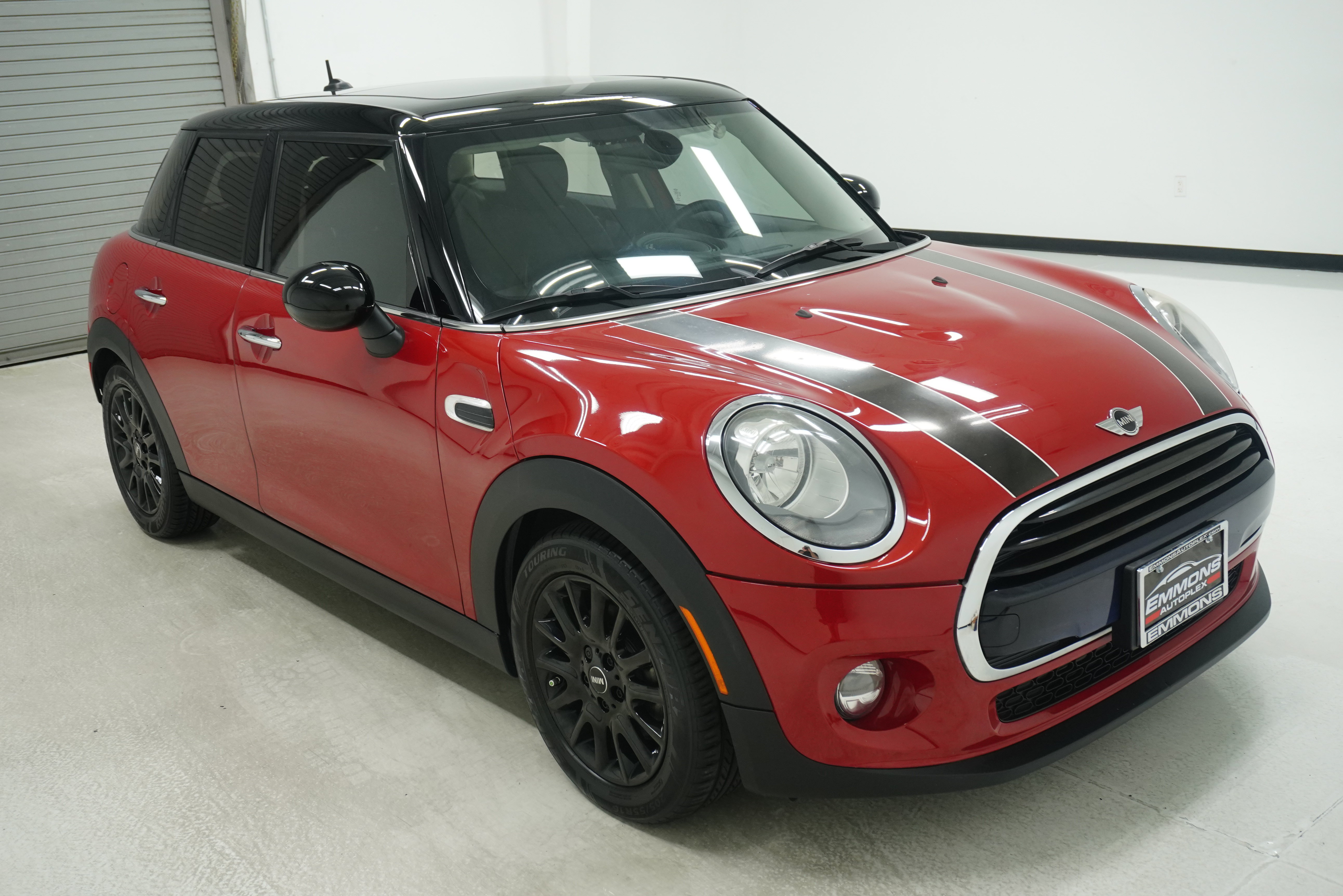 Used 2016 MINI Cooper 4-Door Hardtop FWD image 3