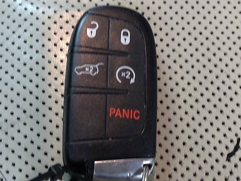 Used 2015 Jeep Grand Cherokee Overland image 32