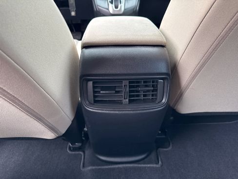 Used 2019 Honda CR-V LX image 32