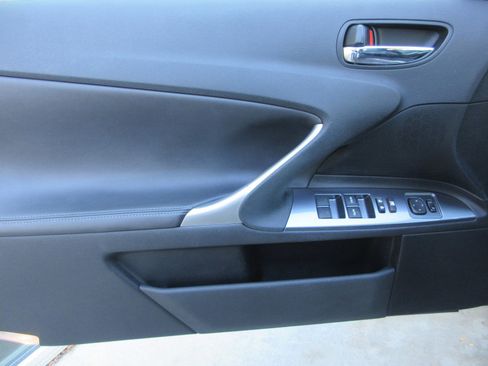 Used 2013 Lexus IS 250C image 27