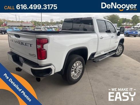 Used 2020 Chevrolet Silverado 2500 High Country w/ Z71 Off-Road Package AWD/4WD image 4