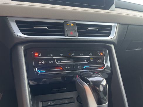 New 2026 Volkswagen Taos SE FWD image 18