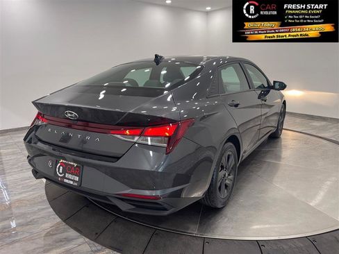 Used 2021 Hyundai Elantra SEL w/ Cargo Package FWD image 7