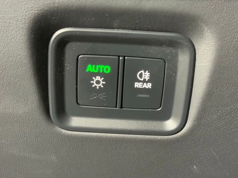 New 2026 Porsche Cayenne GTS image 33