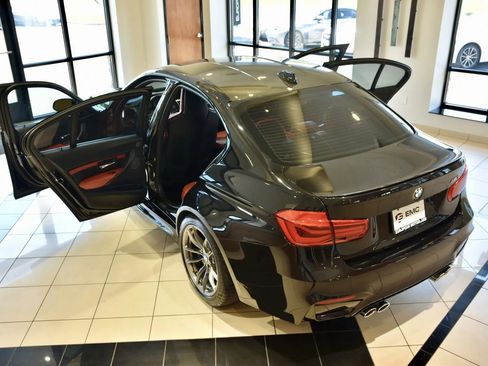 Used 2018 BMW M3 RWD image 8