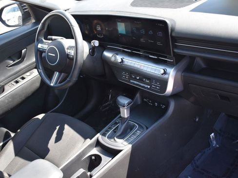 Used 2025 Hyundai Kona SEL AWD/4WD image 12