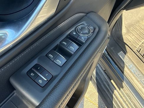 Used 2022 GMC Yukon Denali w/ Denali Premium Package AWD/4WD image 20