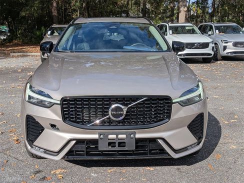 Certified 2025 Volvo XC60 B5 Core image 9