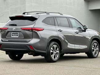 Used 2023 Toyota Highlander XLE video 2