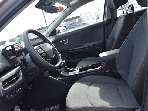 New 2025 Kia K4 LXS image 18