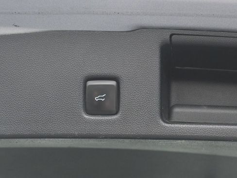 Used 2021 Ford Escape Titanium AWD/4WD image 24