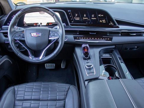 Used 2023 Cadillac Escalade V w/ LPO, ONYX Package image 13