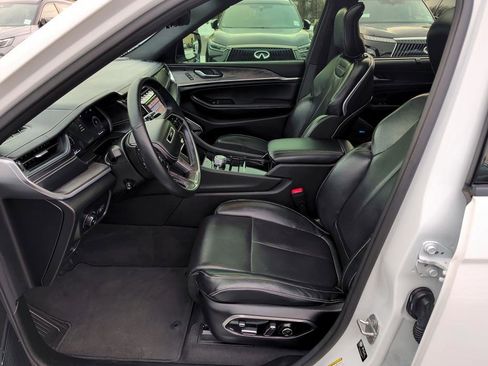 Used 2021 Jeep Grand Cherokee L Overland w/ Luxury Tech Group IV image 8