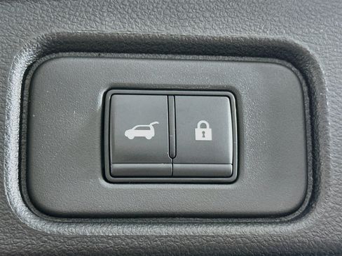 Used 2025 Nissan Pathfinder SV AWD/4WD image 30