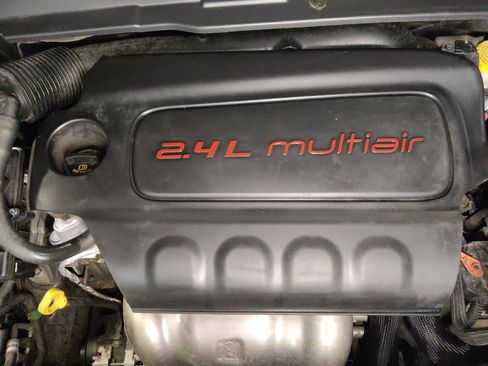 Used 2018 Jeep Compass Latitude FWD image 30
