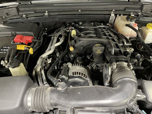 Used 2022 Jeep Gladiator Overland image 17