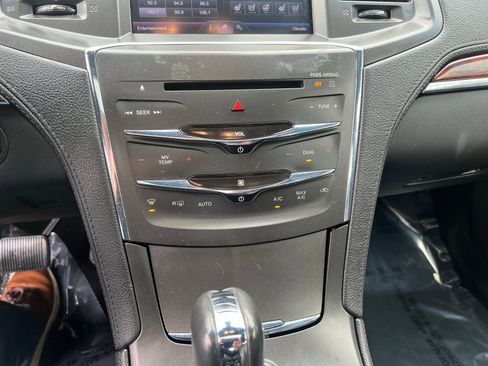 Used 2013 Lincoln MKS AWD image 31