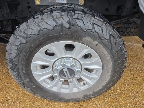 Used 2021 Ford F250 XL w/ STX Appearance Package image 12