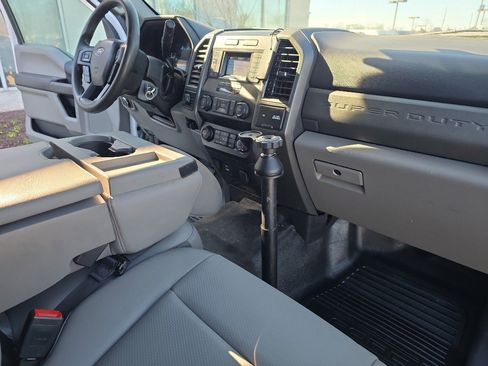 Used 2020 Ford F250 XL w/ Power Equipment Group image 17
