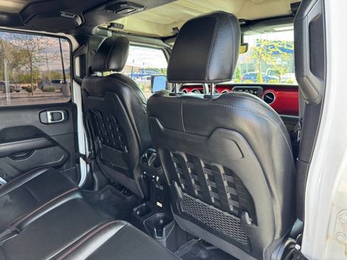 Used 2022 Jeep Gladiator Rubicon w/ LED Lighting Group AWD/4WD image 18