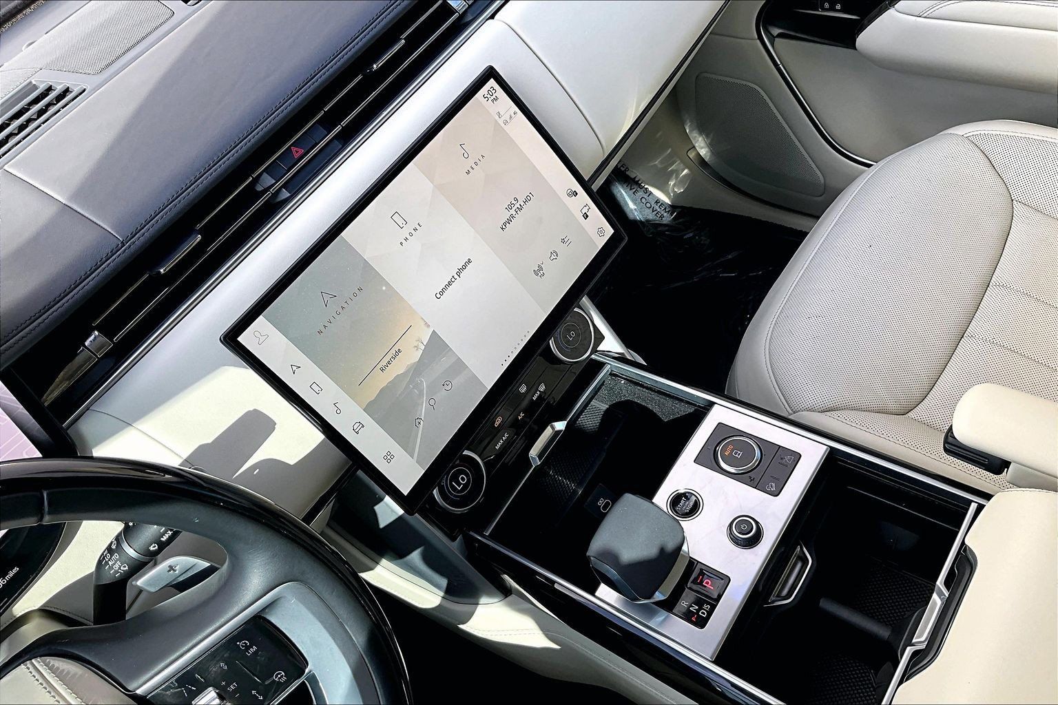 Certified 2023 Land Rover Range Rover SE AWD/4WD image 29