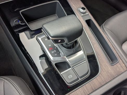 Certified 2023 Audi Q5 2.0T Premium w/ Convenience Package AWD/4WD image 25