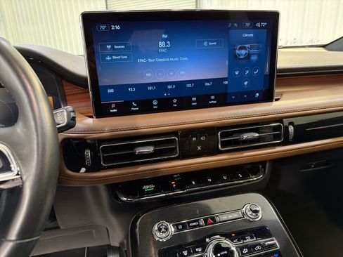 Used 2022 Lincoln Nautilus Reserve w/ Equipment Group 201A image 17