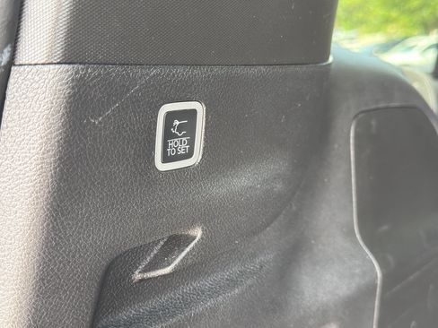 Used 2024 Jeep Grand Wagoneer L Series III AWD/4WD image 8